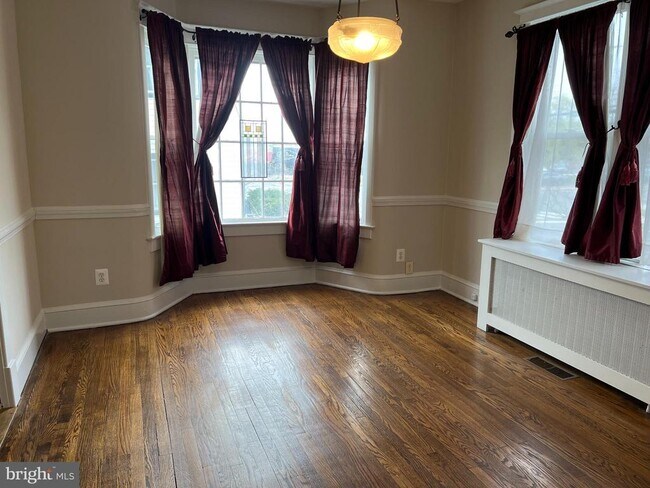 Photo - 2237 N Wakefield St