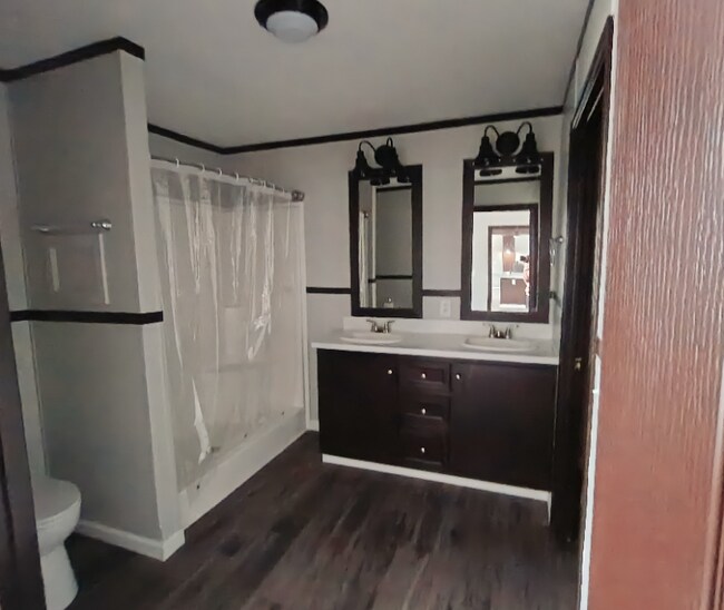 Photo - 100 Deerwood Park