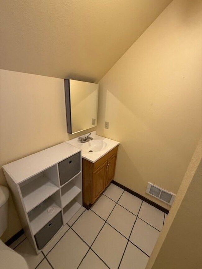 Photo - Cute studio apartment ready for move in