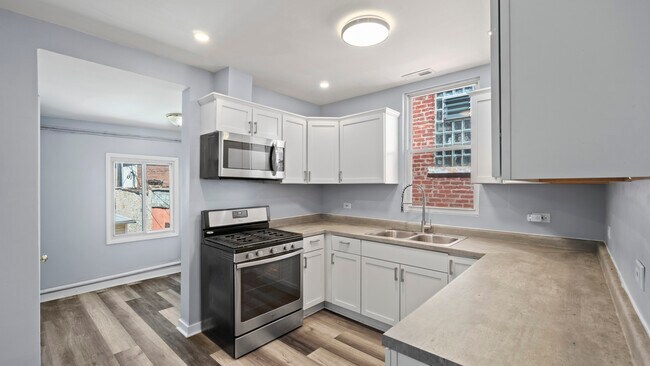 Photo - 1702 W Superior St Unit 2nd