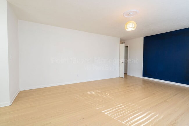 Photo - 6002 E 8th St N