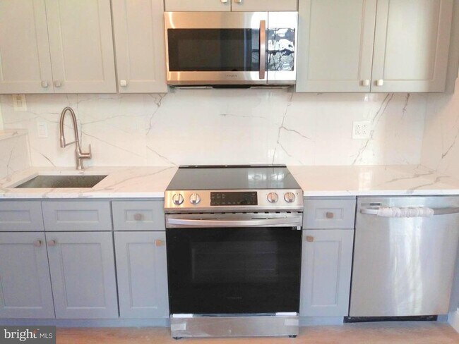 Photo - 317 N 33rd St Unit 1