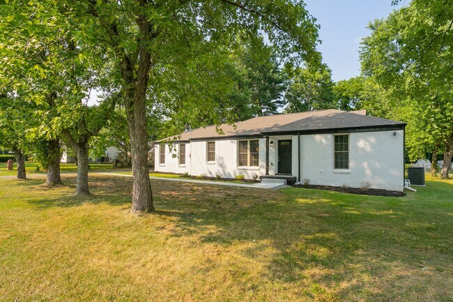 Photo - 1229 Berwick Trail