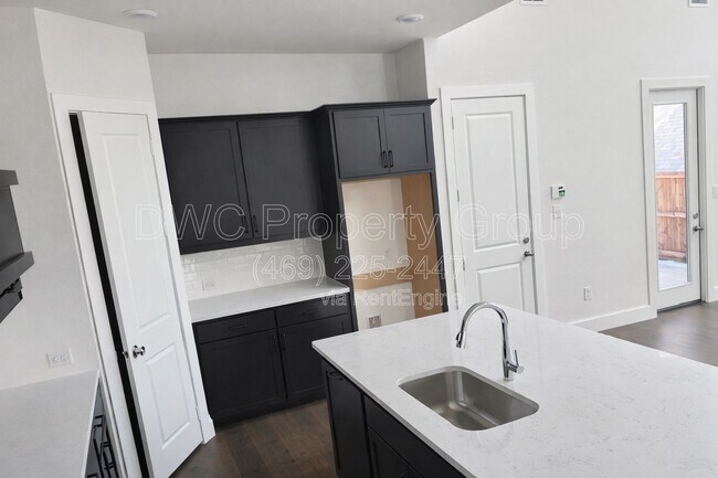 Photo - 1517 Kinglet Pl