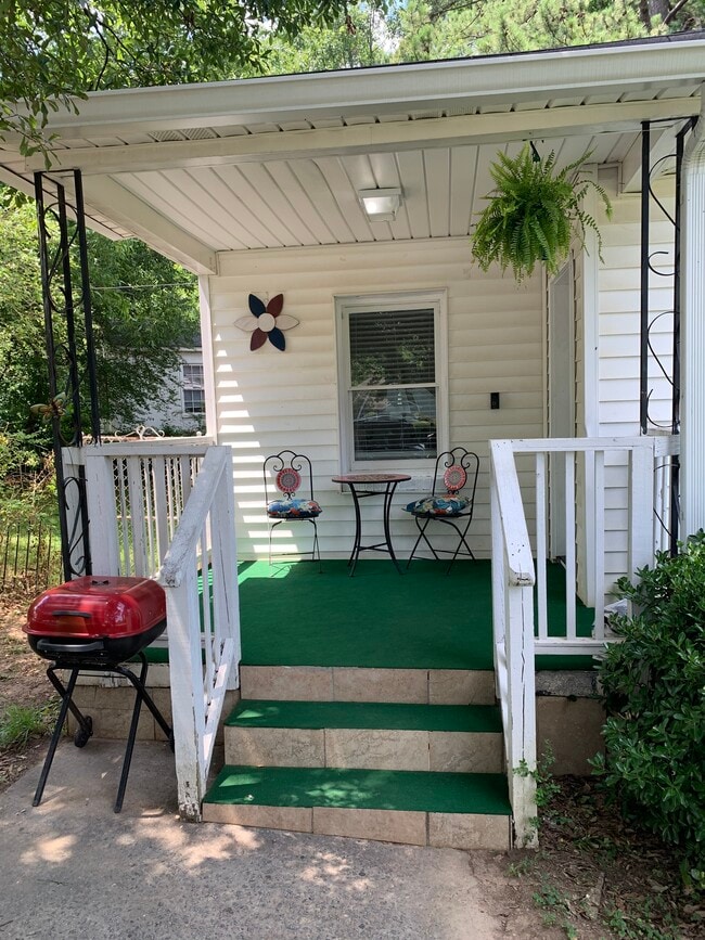 Shaded front patio - 242 Victory Dr SE House