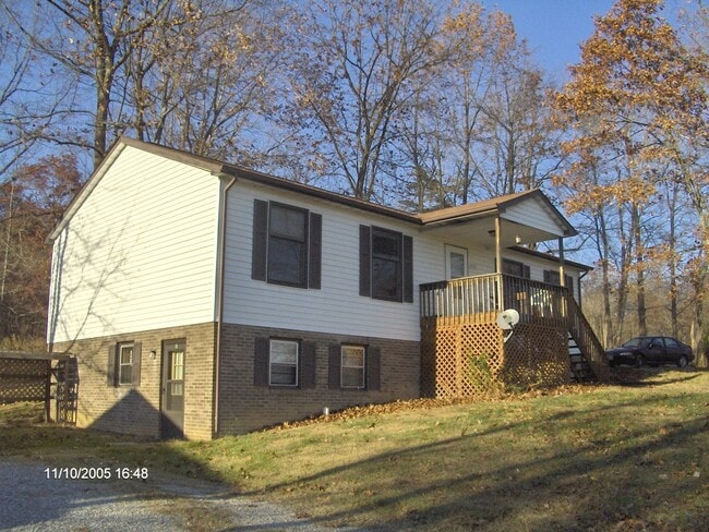 Building Photo - 3532 Glade Rd Unit A