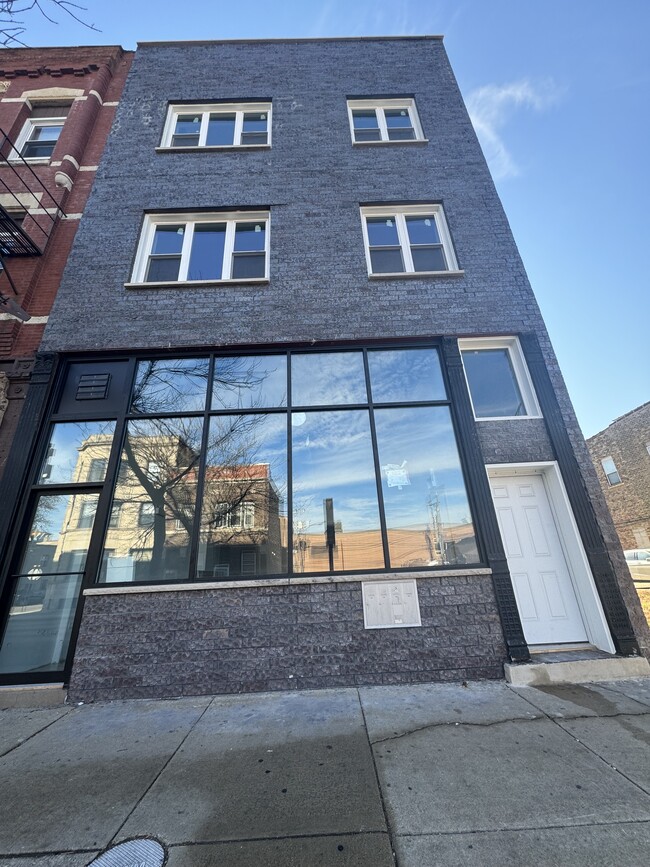 Front Entrance - 539 W 31st St Apartments Unit 3rd floor