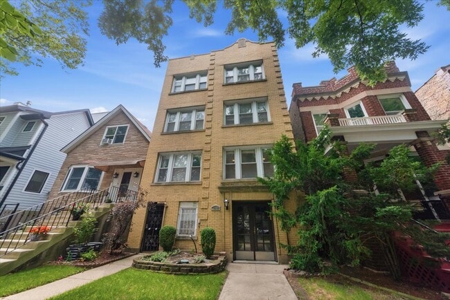 Building Photo - 3630 N Bosworth Ave Unit 1