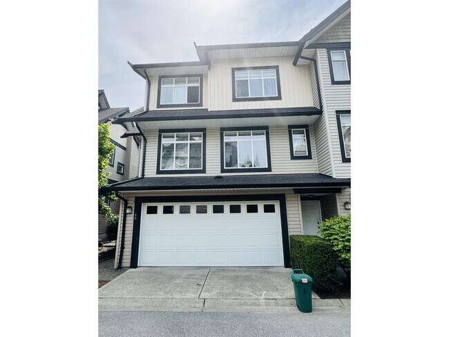Photo - 19932-19970 70 Ave