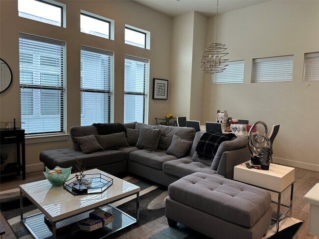 Photo - 2616 Riverside Dr
