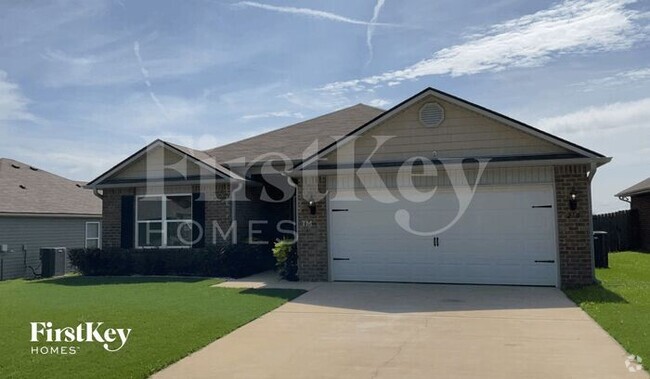 Building Photo - 240 Hillcrest Dr Rental