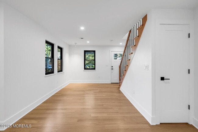 Photo - 514 River Rd