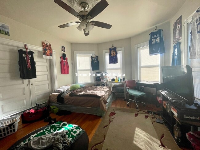 Photo - 89 Hillside St