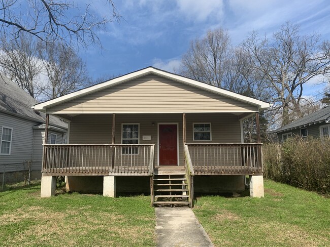 Union Ave (2203) - Union Ave (2203) House