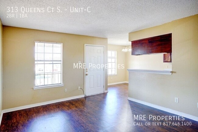 313 Queens Ct S Unit -C