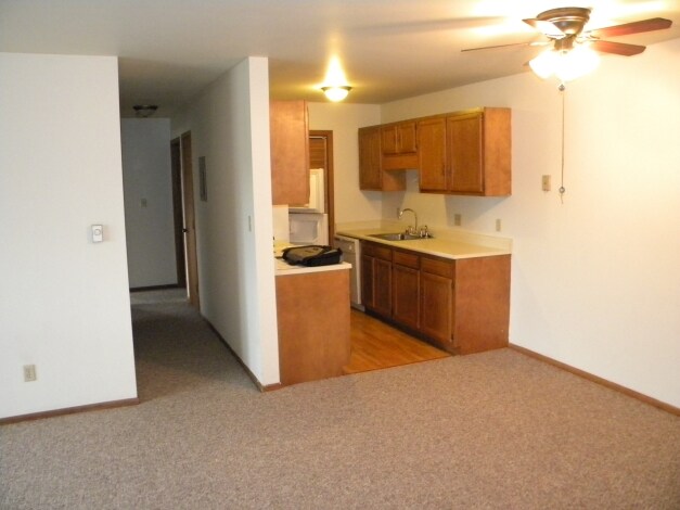 Photo - 822-824 Weslyn Ct