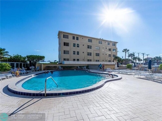 Photo - 1012 N Ocean Blvd Condominio Unidad 204