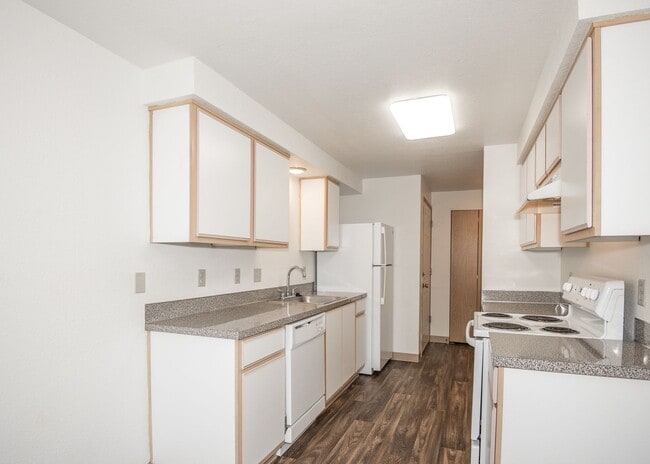 Photo - Rivercrest Apartments