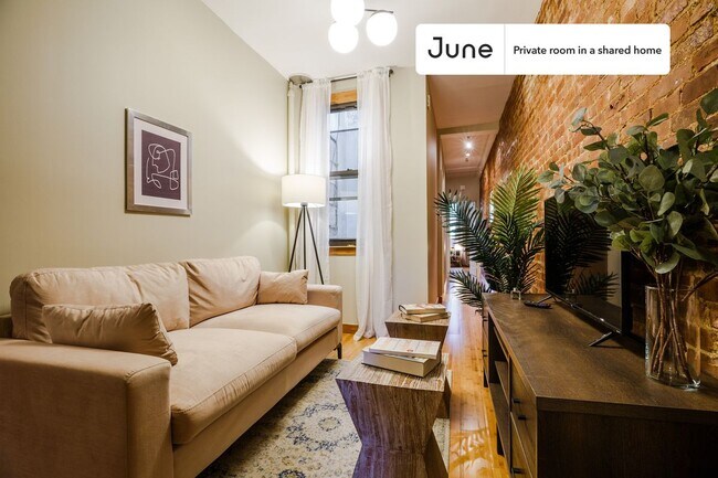 Room in Shared 3 bed/1 bath home in Hell's Kitchen