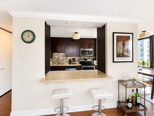 Photo - 1560 N Sandburg Terrace Unit 415J