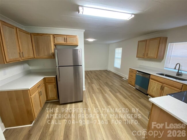 Photo - 1204 W A St