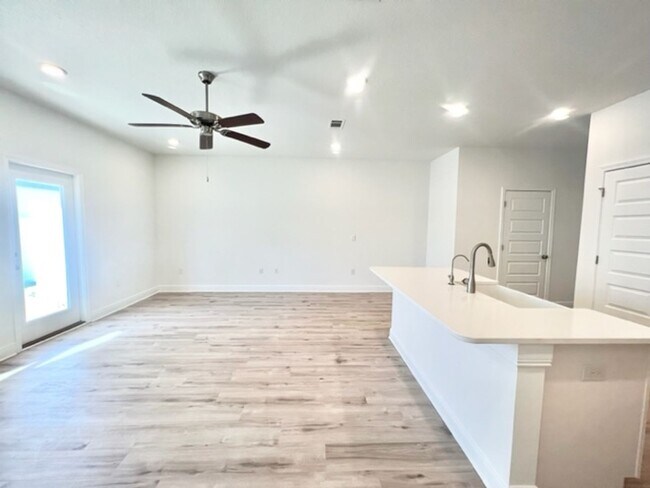 Photo - 22 Redbird Lp