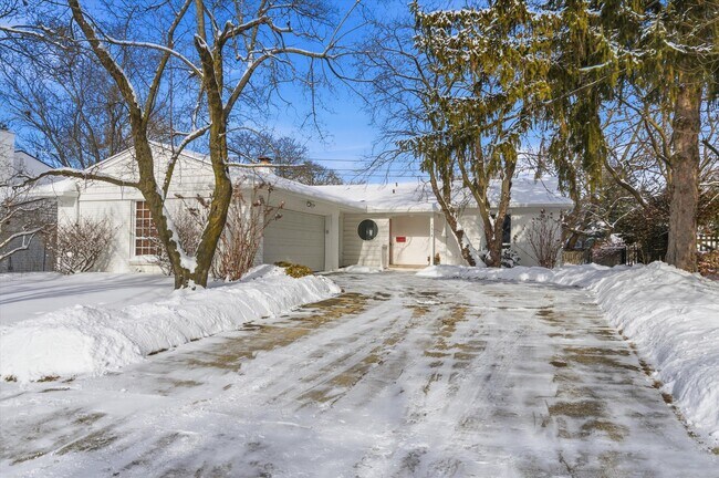 Photo - 1510 Barnard Rd