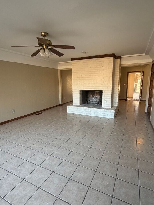 Photo - 7301 Edenborough Dr