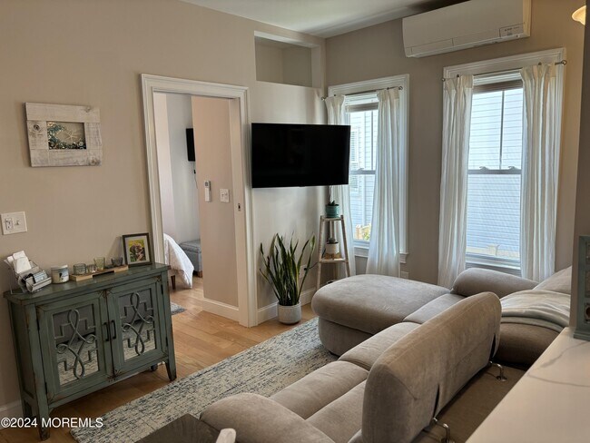 Photo - 7 Abbott Ave Unidad 1W