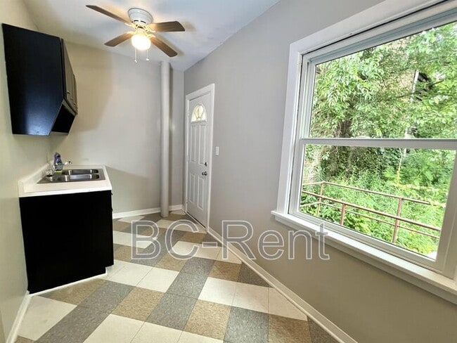 Photo - 635 3rd Ave