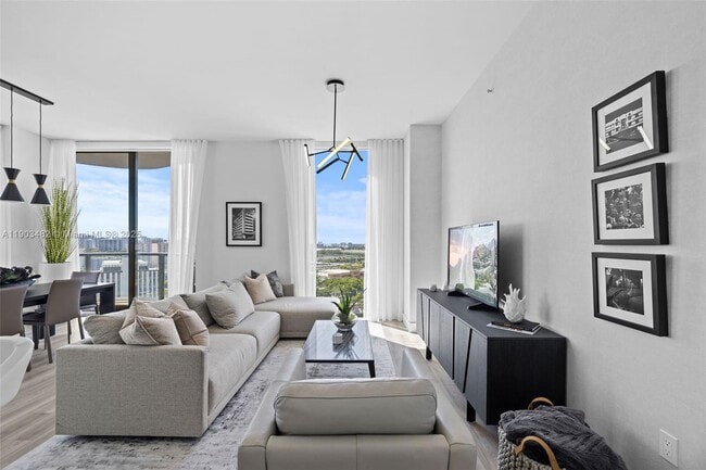 Photo - 101 Diplomat Pkwy Unidad 1410