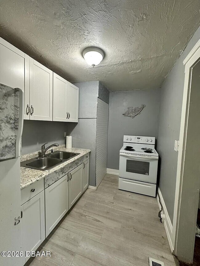 Photo - 827 N Oleander Ave Unit 2