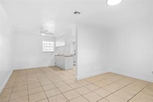 Photo - 1017 NE 23rd Dr Unit 1