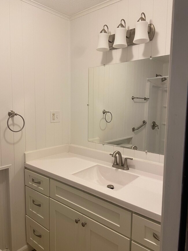 Photo - 1123 Law Rd Unidad D