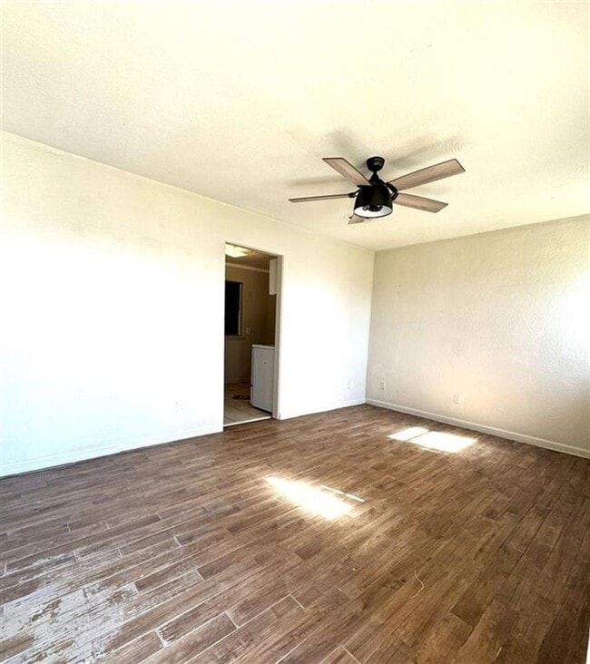 Photo - 17 NW 25th St