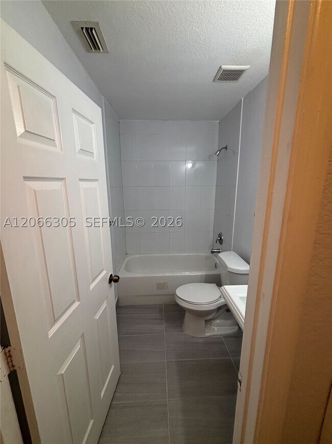 Photo - 14084 NE 2nd Ct Unit 14084