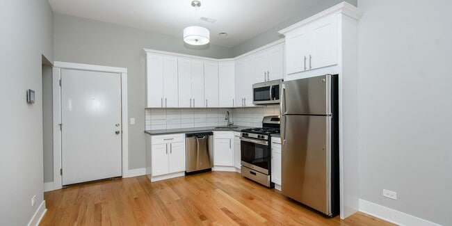 Photo - Updated, 1bd/1bth Ukrainian Village, Outdoor Space, Available 5/1! Unit 2R