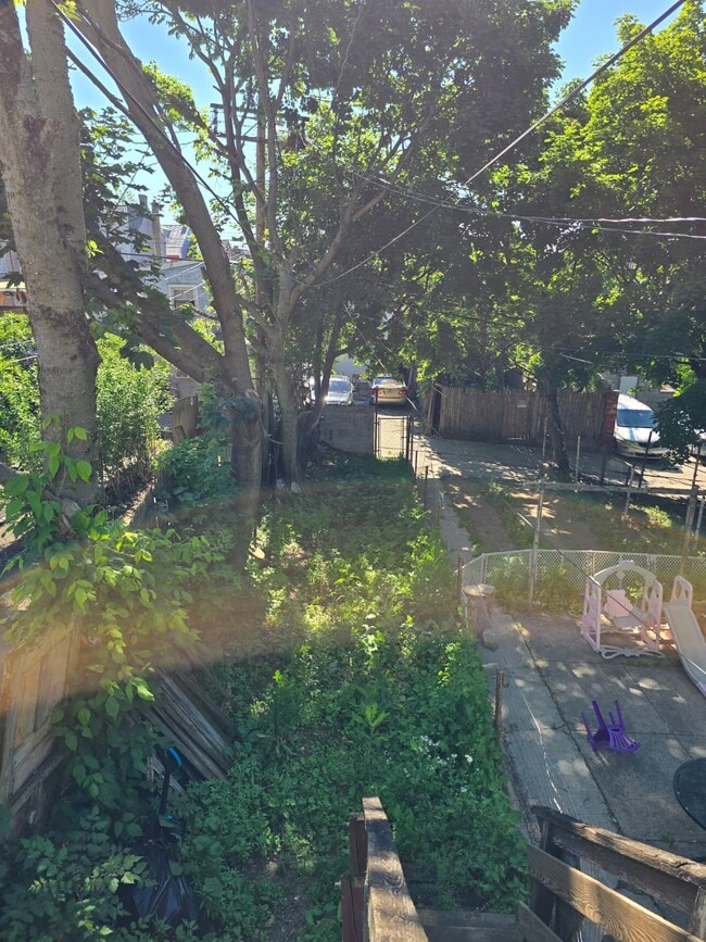 Photo - 552 S 11th St