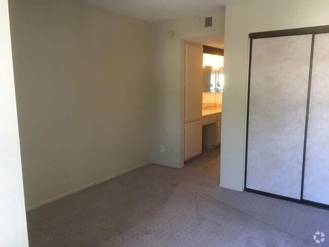 Building Photo - 22100 Burbank Blvd Unit 100 Rental