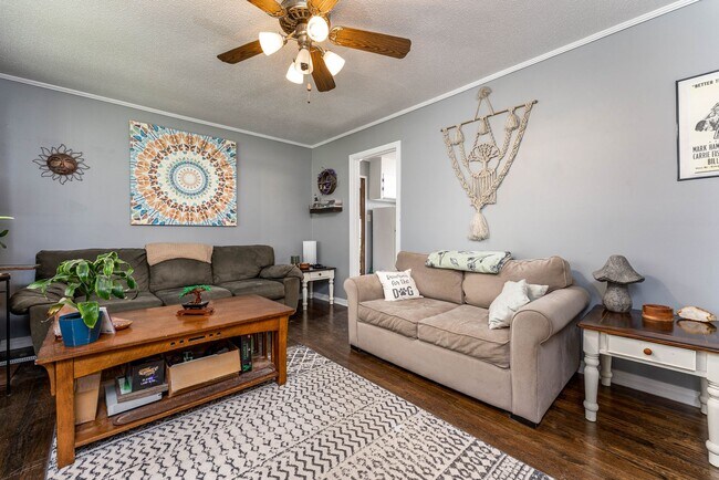Photo - AVAILABLE NOW at a Good Price. 3 Bed 1 Bath FOR LEASE in Columbia. $1200 Rent.
