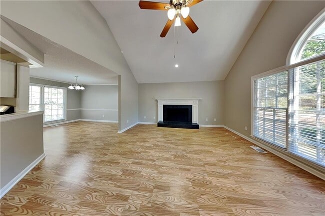 Photo - 39 Waterford Pl