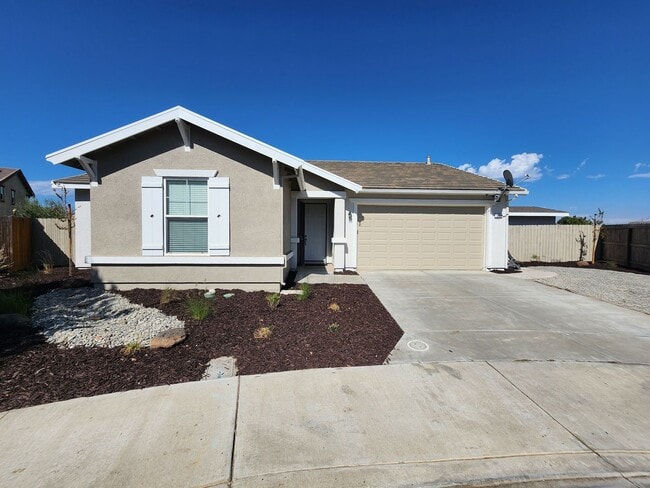 Building Photo - Inviting and Warm 3 Bedroom 2 Bath Home in Newman CA