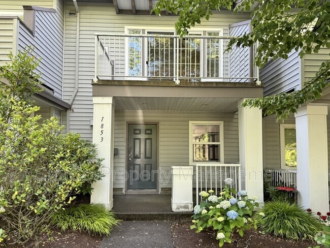 Building Photo - 1853 NE 102nd Ave Rental