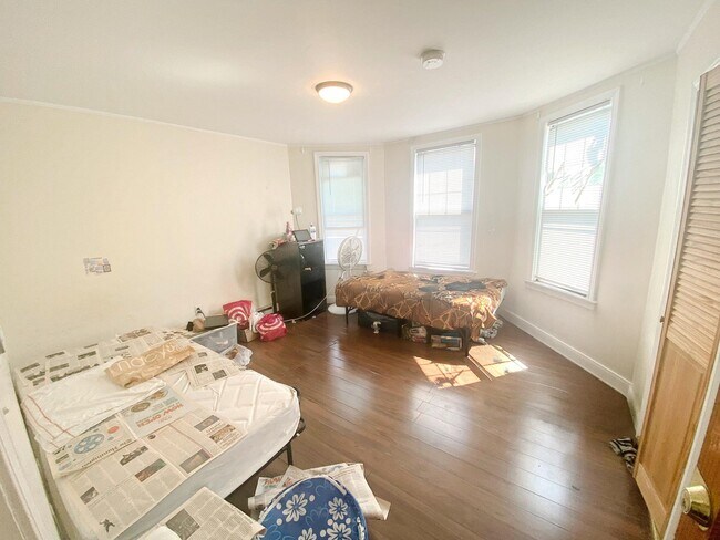 Photo - 733 Parker St Unit 3