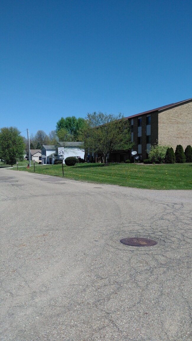 Photo - 5190 Emil Ave SW