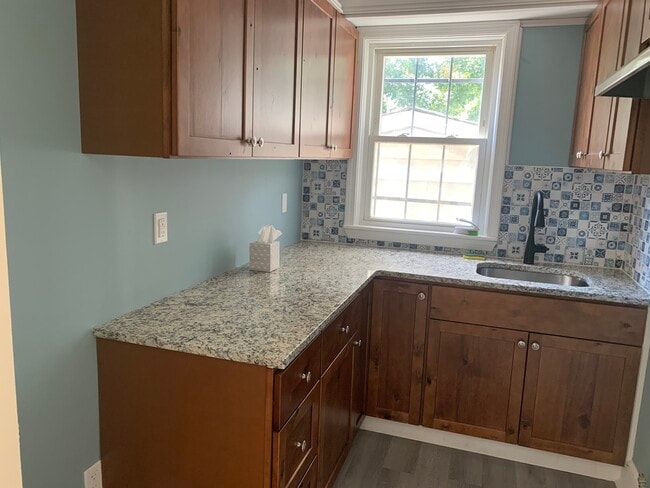 Building Photo - 549 4th St Unit 1
