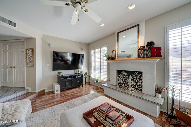 Photo - 2511 E Shaw Butte Dr