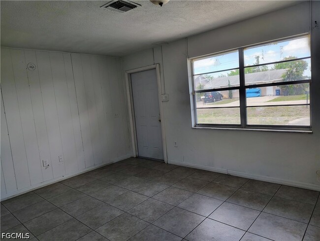 Photo - 1722 Maple Dr