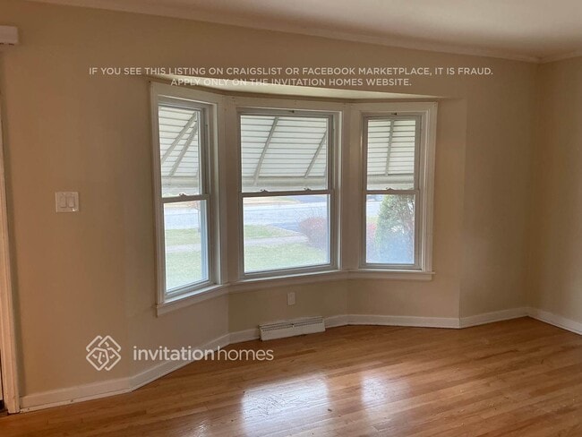 Photo - 1808 W 187th St