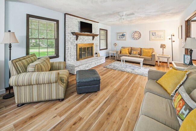 Photo - 1063 Burcale Rd